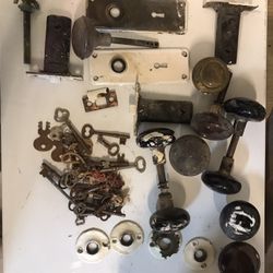 Antique Doorknobs and skeleton keys