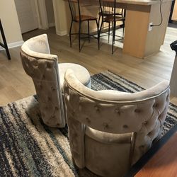 Swivel Motion Accent Chair