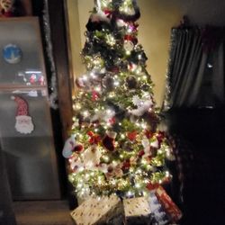 7 Ft Christmas Tree Used 1 Time Bought 2023