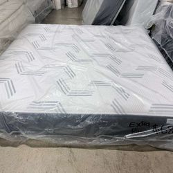 King mattress Therapedic extra firm $695