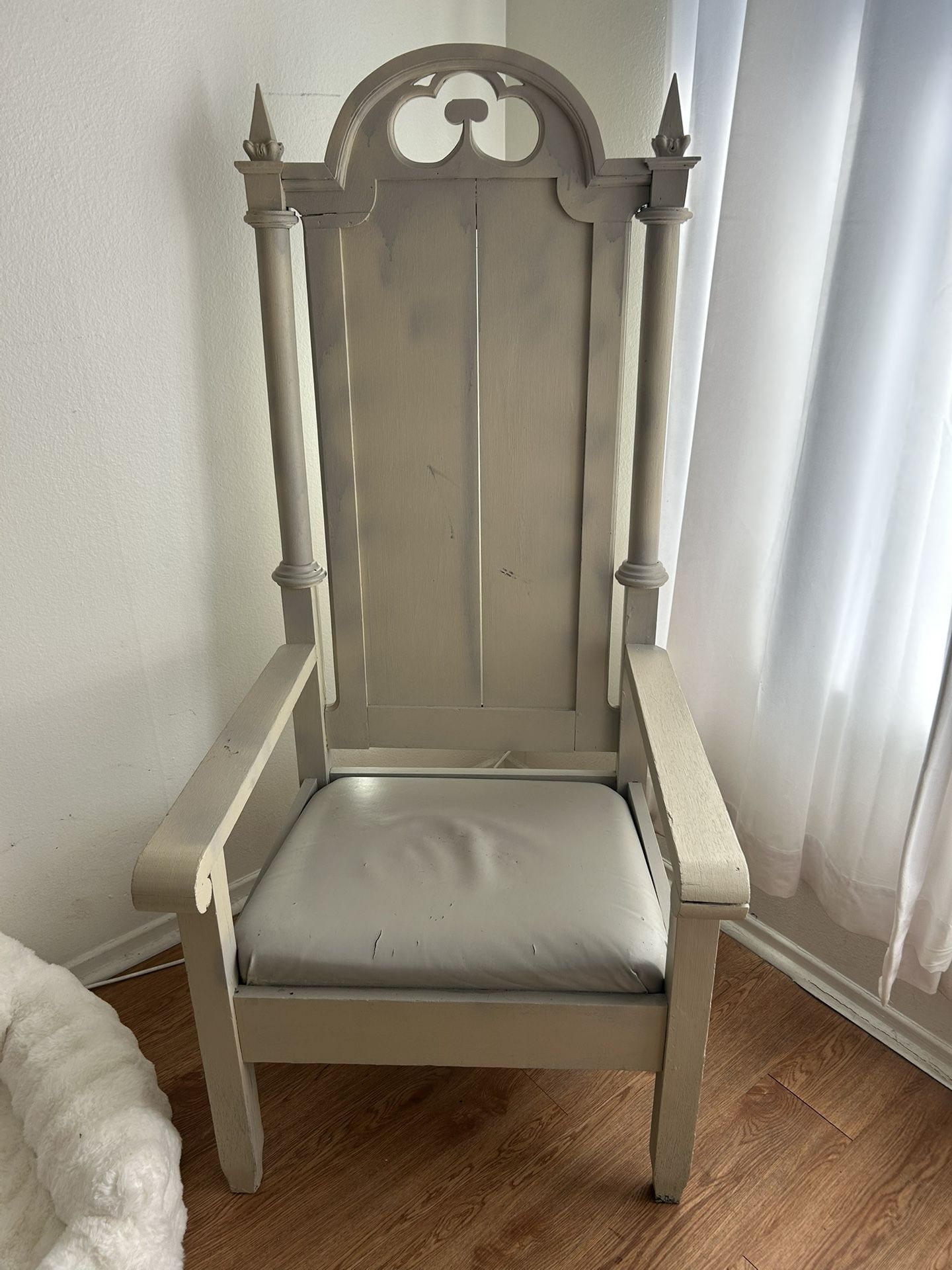 King Chair