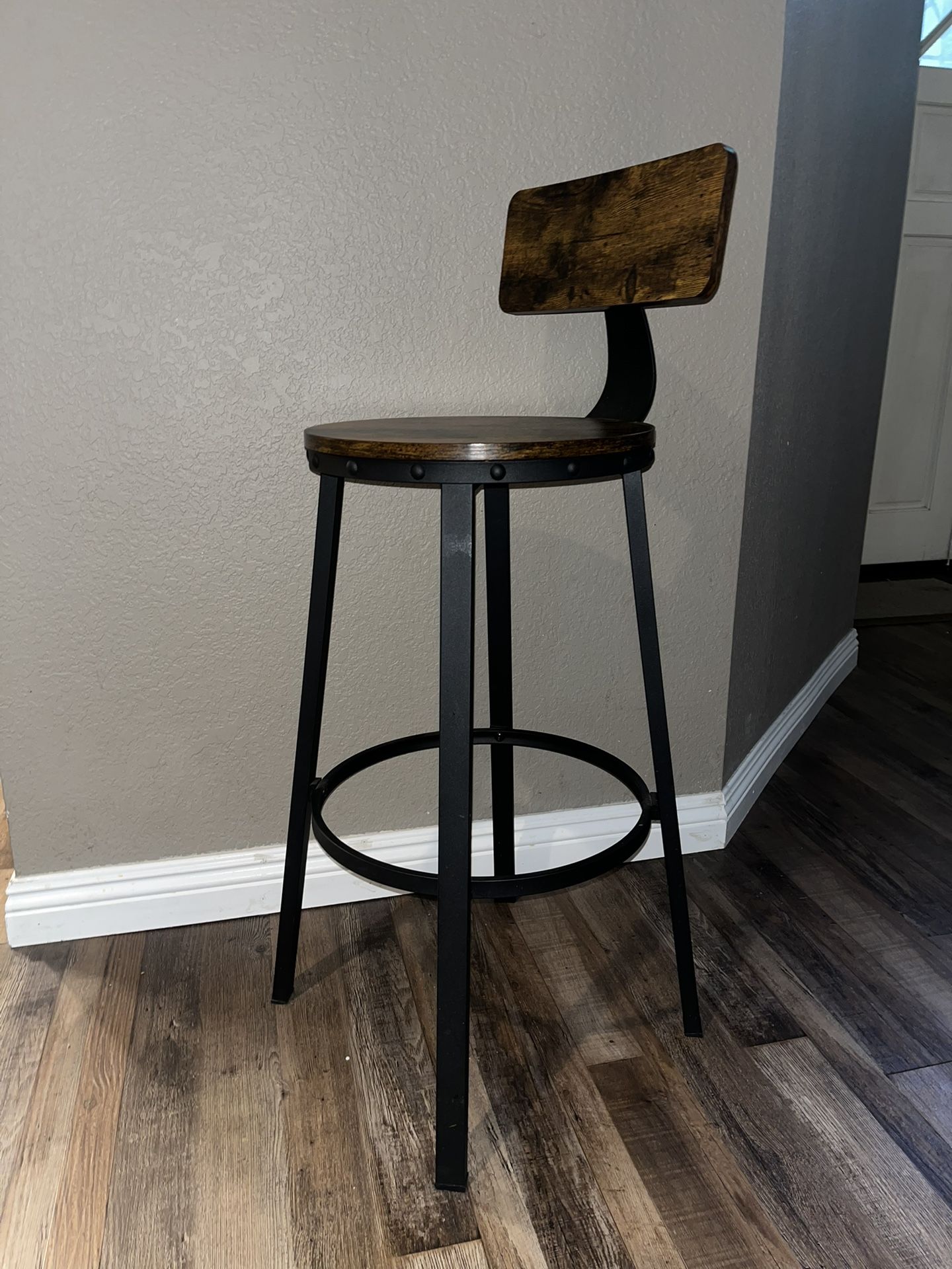 4 Bar Stools