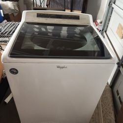 Whirlpool White Top Load Washing Machine 