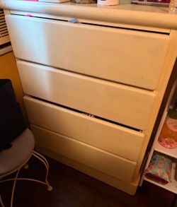 White 4-Drawer Dresser