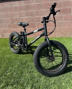 Swagtron EB-6 Fat Tire Electric Bike