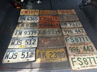 Vintage  Illinois License Plates Lot Of 19