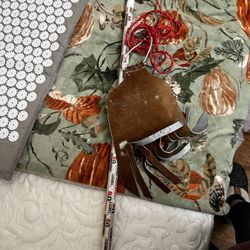 Flirt Pole With Cow Hide Lure 