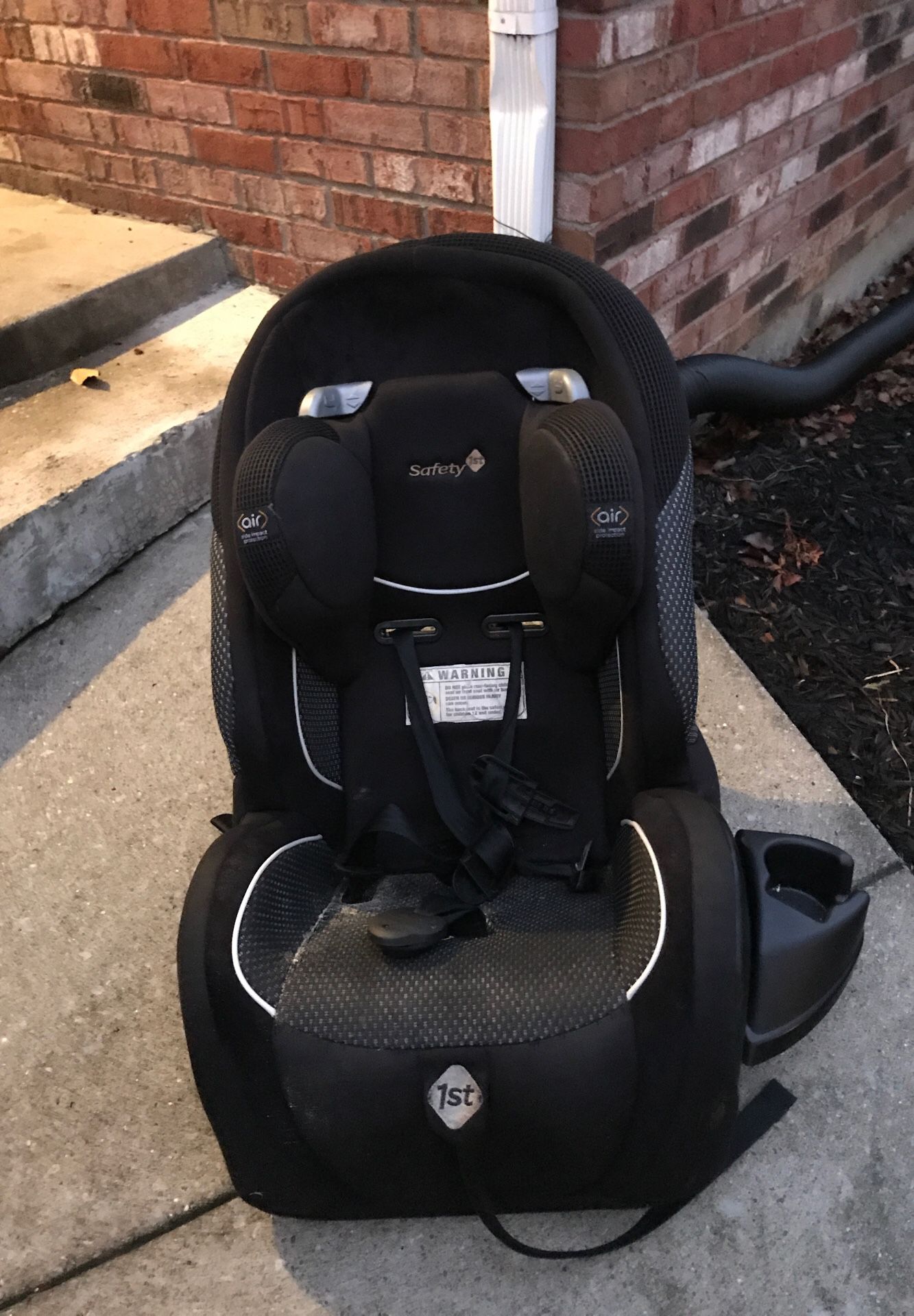 Car seat for sell my son just outgrew it we don’t need it I live in Jeffersonville IN 10 from Louisville ky let me know if interested.