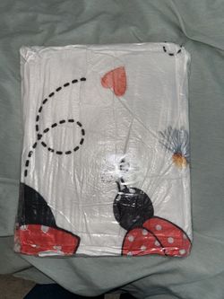 Kids Ladybug Print Throw Blanket – Soft & Cozy 