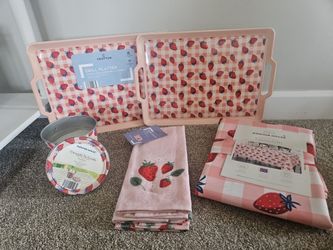 Strawberry 🍓 Grill Platters (2) Towels, Tablecloths, Outdoor Candle 