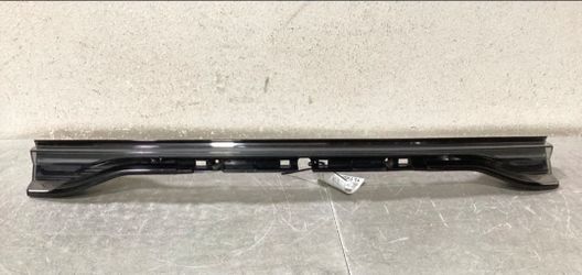 2021 2022 2023 PORSCHE PANAMERA DARK CENTER TAIL LIGHT USED OEM 973.945.093.BC