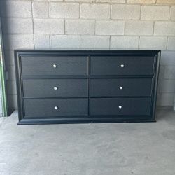 Lane Furniture Solid Wood 6 Drawer Dresser