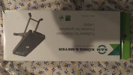Footrest for guitar