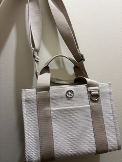 Lululemon beige tote bag