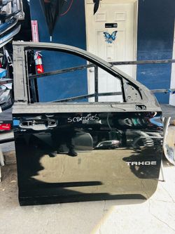 Chevrolet tahoe 2021-2024 right passenger side front door Oem