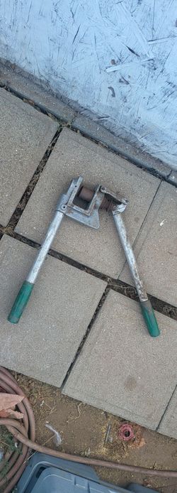 Metal stud punch knockout tool