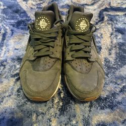 Nike Harrache ‘Cargo Khaki’ Size 8