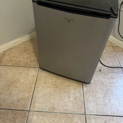 Whirlpool mini fridge