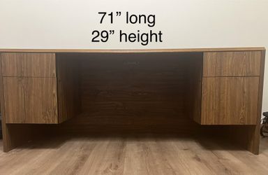 Desk/ Escritorio
