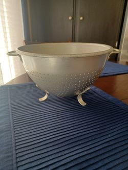 Vintage Wear-ever Aluminum Strainer Colander