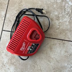 Milwaukee M12 Charger