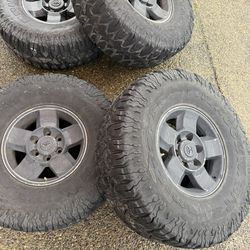Toyota FJ16in Wheels With 35s