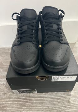 Nike Jordan 1 low triple black size 9.5
