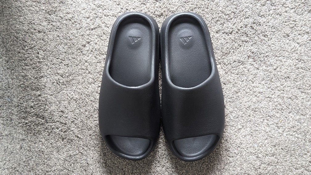 Adidas Yeezy Slides Dark Onyx 