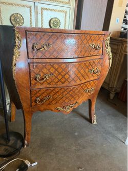 Vintage dresser