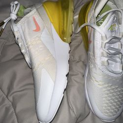 Nike AirMax Women’s 7.5 New