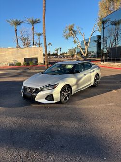 2023 Nissan maxima