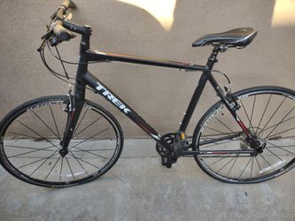 Trek 7.7 Speed Bike. Great Condition 