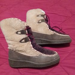 Fuzzy Snow Boots Women's Size 8