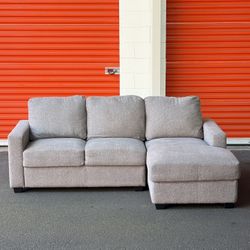 Gray Chaise Sectional Couch 🛋️- Free delivery 
