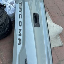 Toyota Tacoma Tailgate