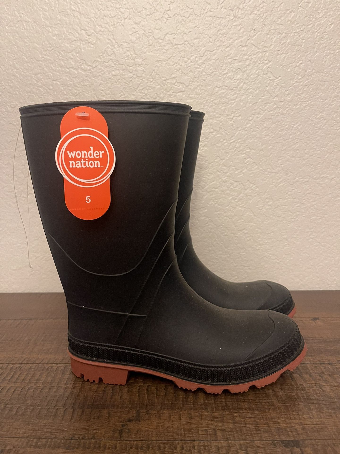 Wonder Nation Rain Boots (size 5)
