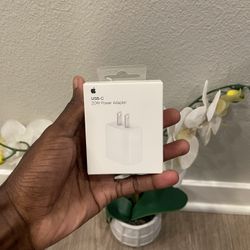 USB-C 20W Power Adapter 
