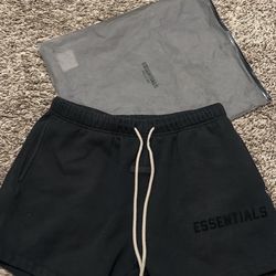Essentials Shorts
