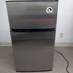 Igloo Mini Refrigerator  (Asking $120)