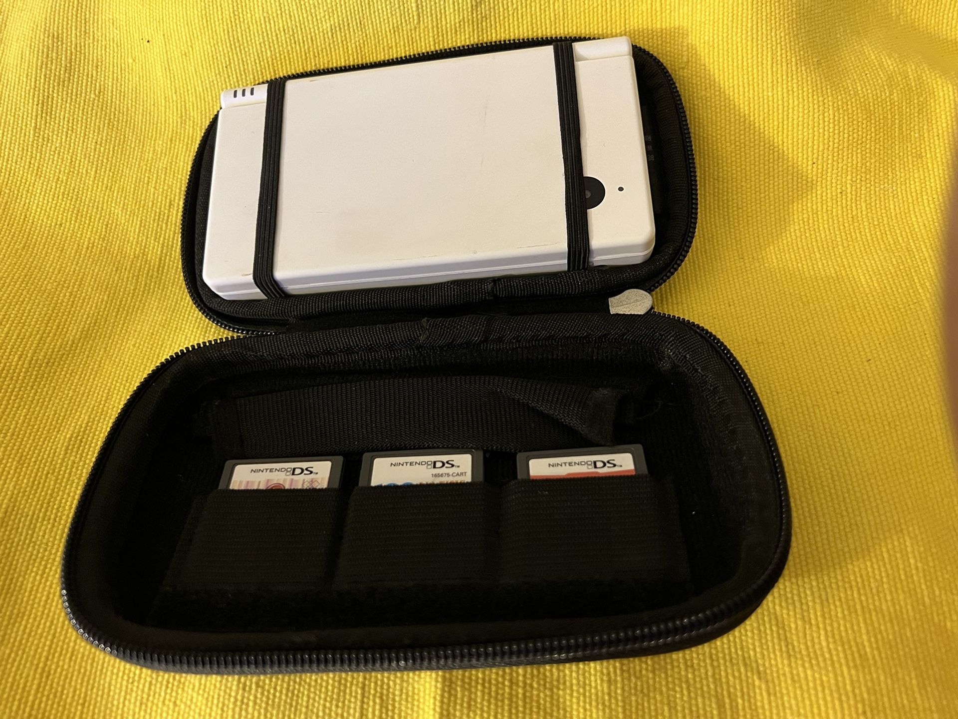 Nintendo DSi Game Console Polar White Original Box Manual & 3 Game Cartridges