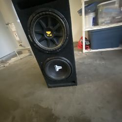 jl audio subwoofer car speaker loud bass and tremble 