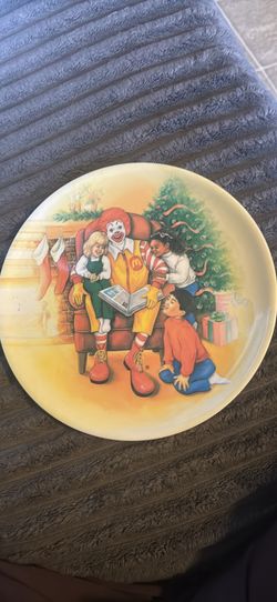 McDonald’s Christmas plate