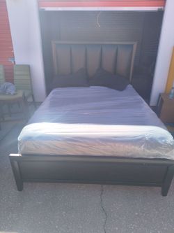 Full size bed 250 cash takes it