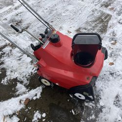 Honda HS35 Snow Blower –  Runs