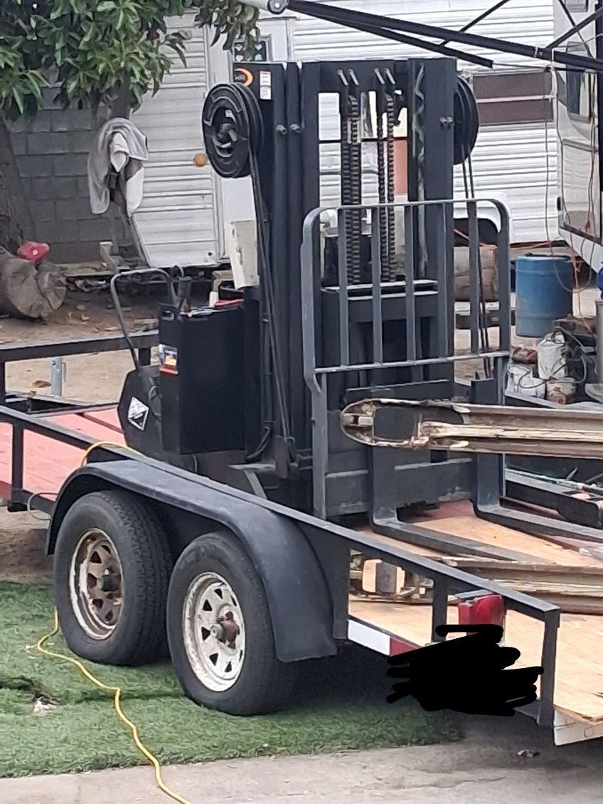 Crown Electric Forklift