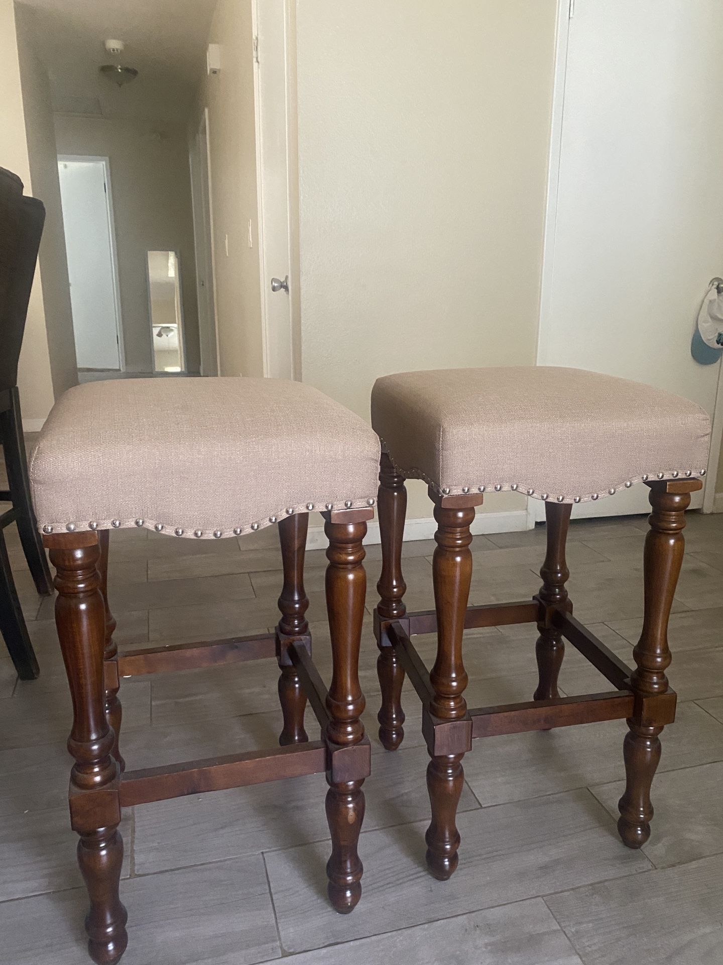 set of 2 bar stools