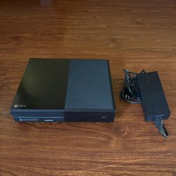 Xbox One 500gb With Controller Works Great