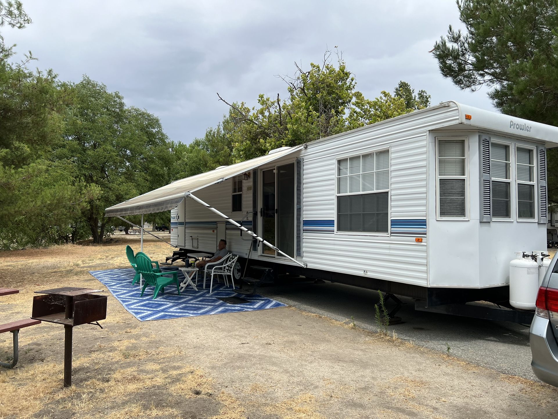 39’ Prowler 2 Bedroom Park Trailer 1996 Sleeps 7