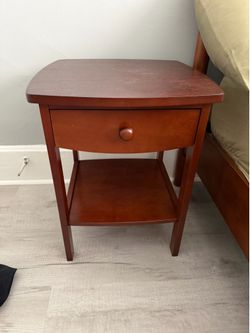 2 Wooden Nightstands