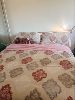 Queen Bedroom Set